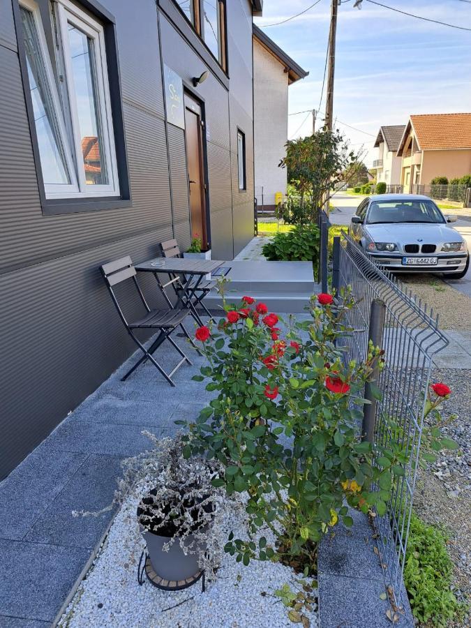 Apartments Stars Velika Gorica Bagian luar foto
