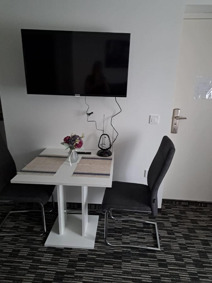 Apartments Stars Velika Gorica Bagian luar foto